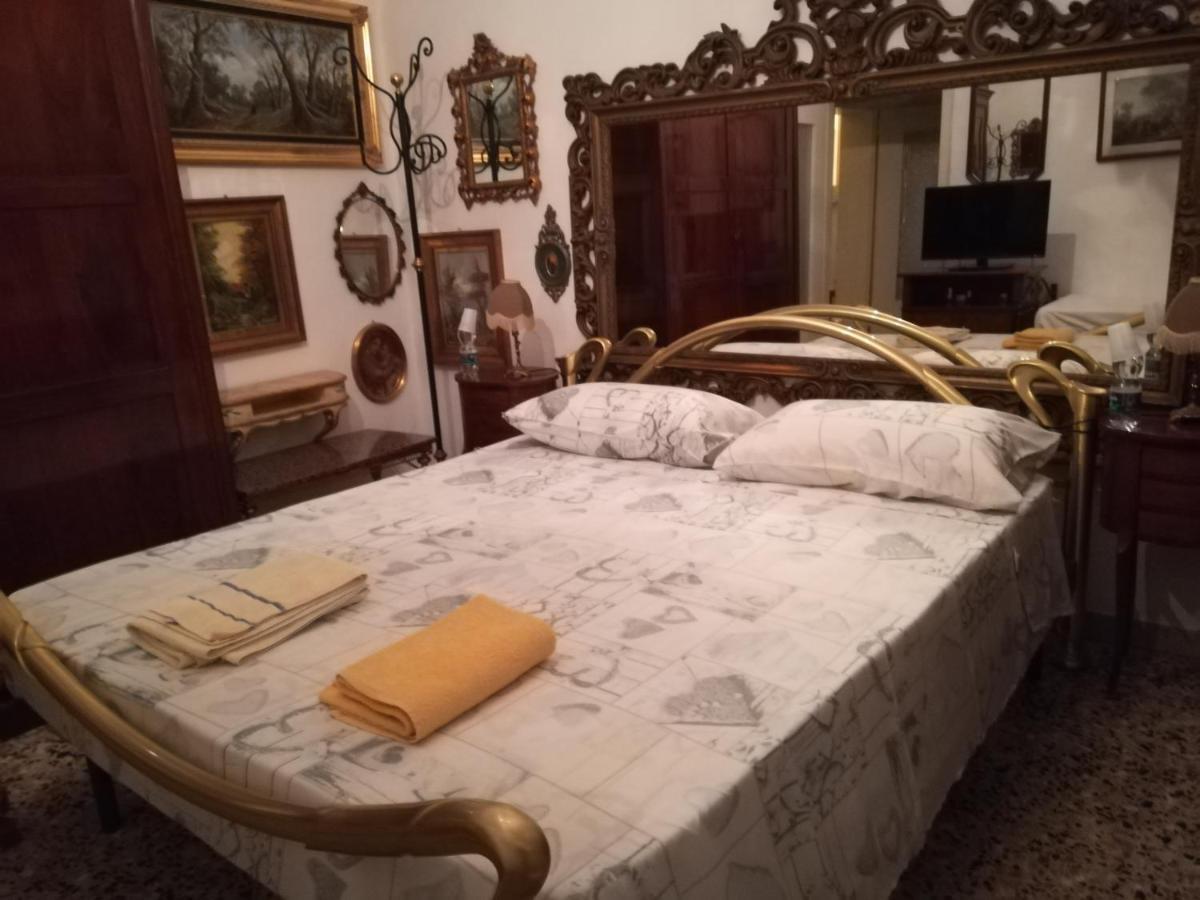 Bed and Breakfast Casa Gramsci Módena Exterior foto