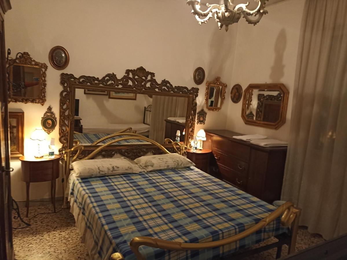 Bed and Breakfast Casa Gramsci Módena Exterior foto